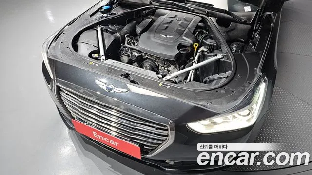 Genesis G90 2017 thumb 10