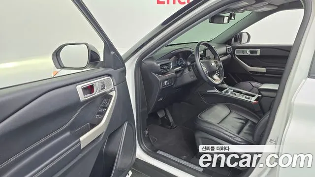 Ford Explorer 2021 thumb 10