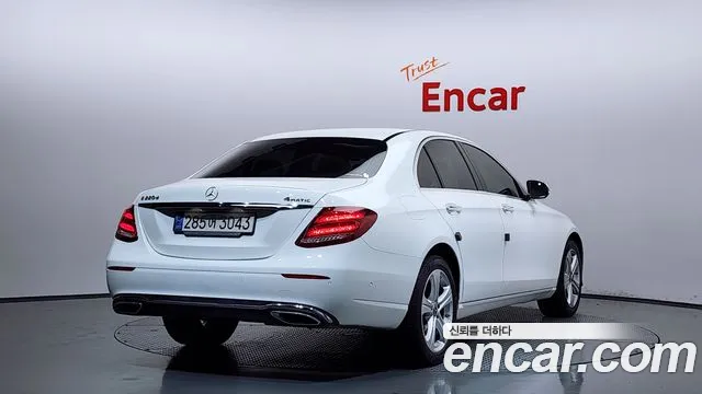 Mercedes-Benz E-Class 2017 thumb 2