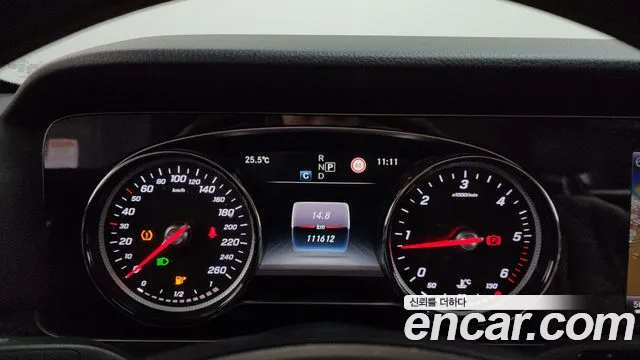 Mercedes-Benz E-Class 2017 thumb 8