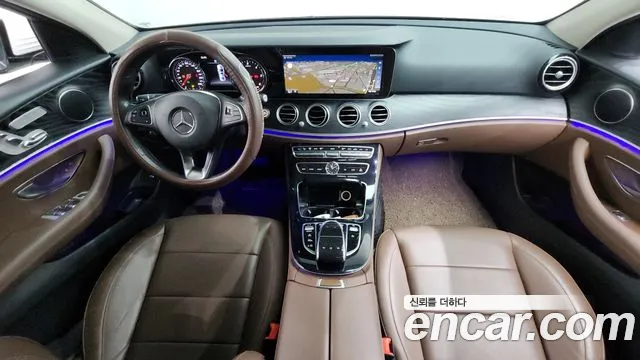 Mercedes-Benz E-Class 2017 thumb 12