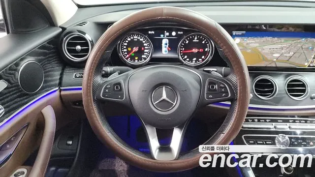 Mercedes-Benz E-Class 2017 thumb 5