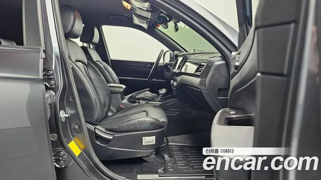 KGM Rexton 2021 thumb 8