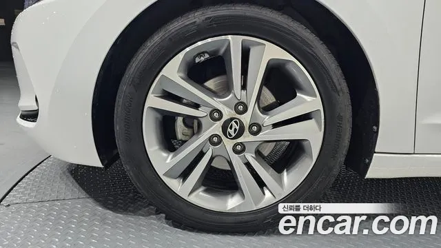 Hyundai Avante 2018 thumb 9