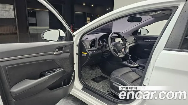Hyundai Avante 2018 thumb 3