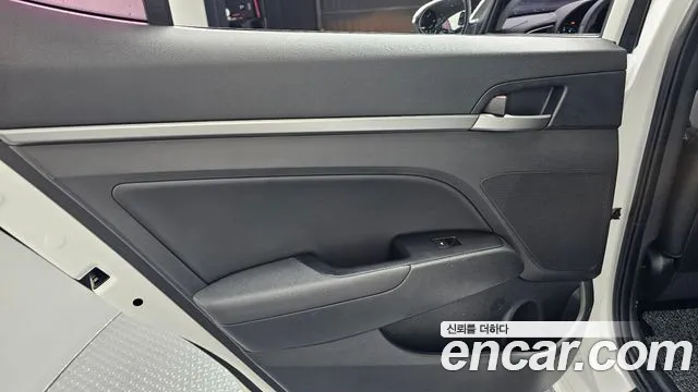 Hyundai Avante 2018 thumb 10