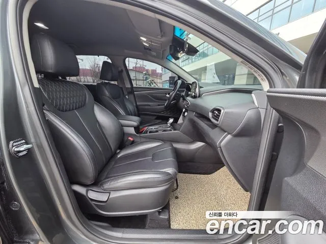 Hyundai Santa Fe 2018 thumb 2