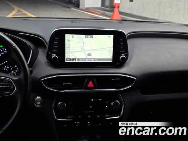 Hyundai Santa Fe 2018 thumb 5