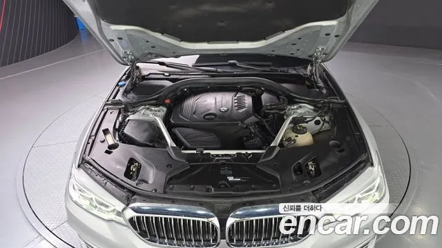 BMW 5 серии 2018 thumb 10
