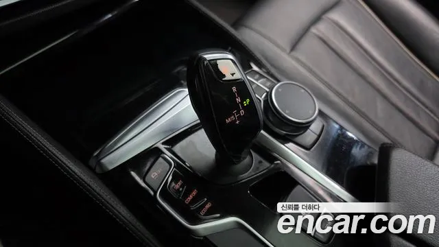 BMW 5 серии 2018 thumb 3