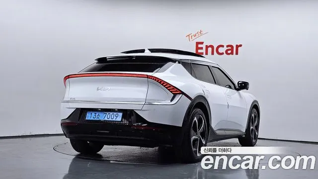 Kia EV6 2023 thumb 7