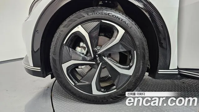 Kia EV6 2023 thumb 4
