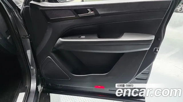 KGM Rexton 2020 thumb 12