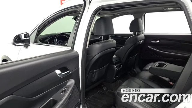 Hyundai Santa Fe 2023 thumb 5
