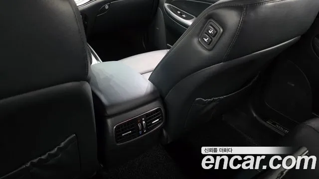 Hyundai Genesis 2012 thumb 2