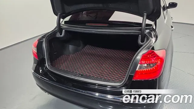 Hyundai Genesis 2012 thumb 9