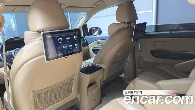 Kia Carnival 2019 thumb 9