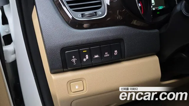 Kia Carnival 2019 thumb 8