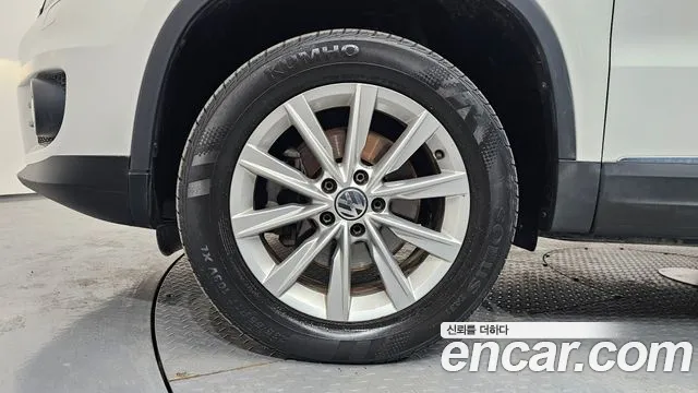 Volkswagen Tiguan 2012 thumb 12