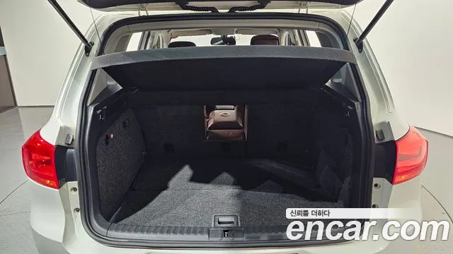 Volkswagen Tiguan 2012 thumb 2