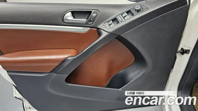 Volkswagen Tiguan 2012 thumb 3