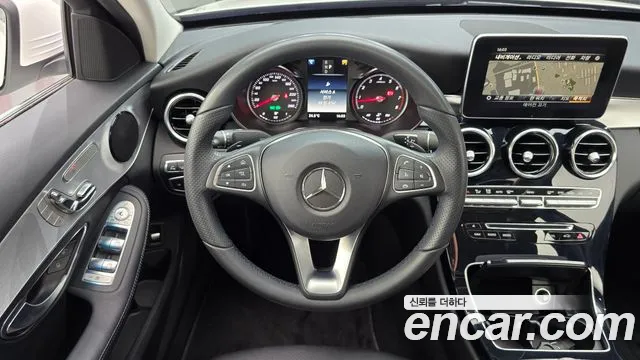 Mercedes-Benz C-Class 2018 thumb 11