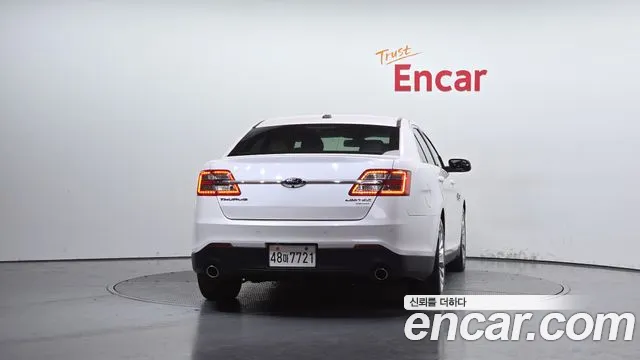Ford Taurus 2015 thumb 12