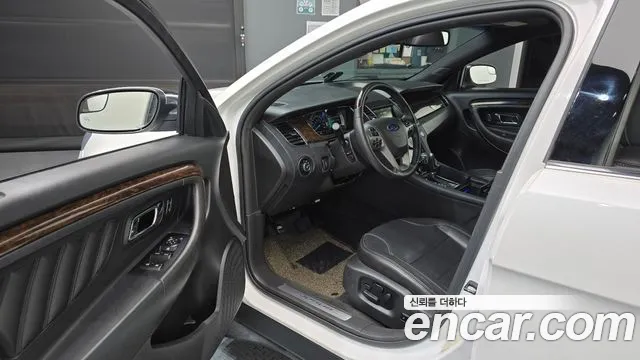 Ford Taurus 2015 thumb 6