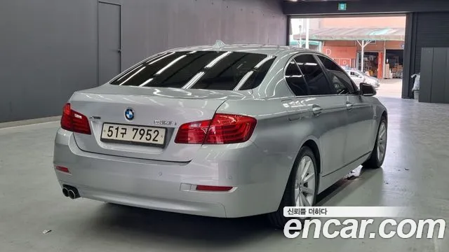 BMW 5 серии 2015 thumb 10