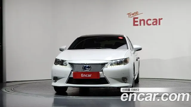 Lexus ES 300h 2012 thumb 11