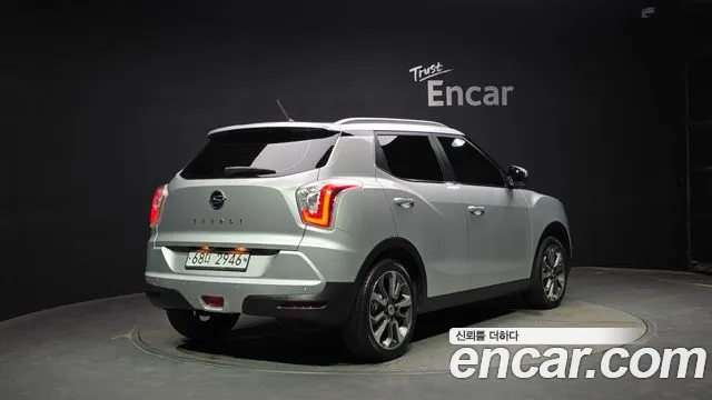 KGM Tivoli 2015 thumb 6