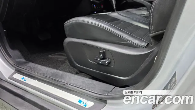 KGM Tivoli 2015 thumb 12