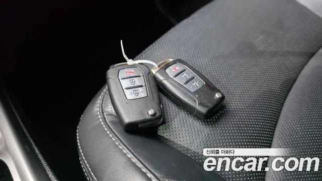 KGM Tivoli 2015 thumb 3