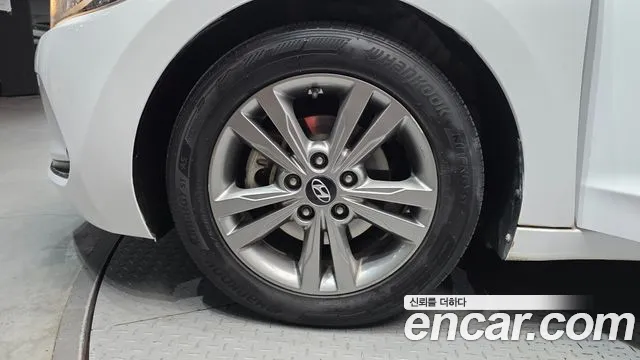 Hyundai Avante 2016 thumb 12