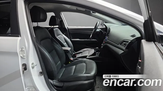 Hyundai Avante 2016 thumb 7