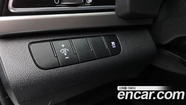 Hyundai Avante 2016 thumb 4