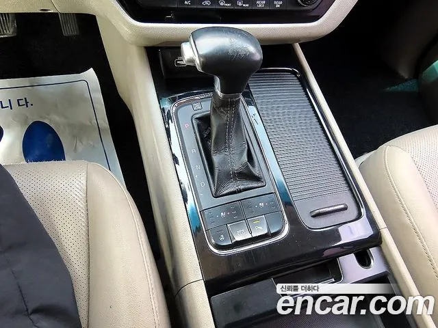 Kia Carnival 2016 thumb 4