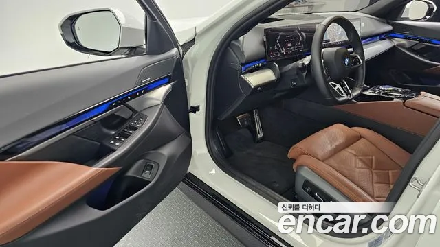 BMW 5 серии 2025 thumb 6