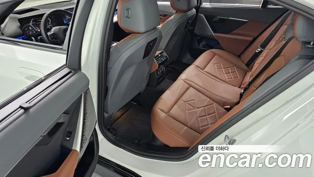 BMW 5 серии 2025 thumb 7
