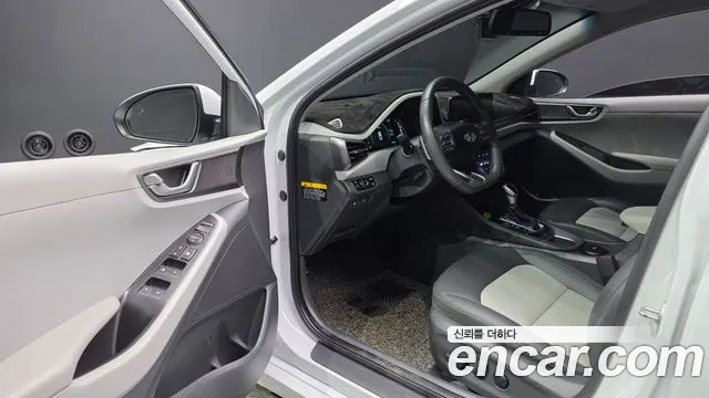 Hyundai Ioniq 2019 thumb 10