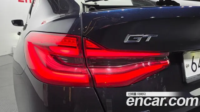 BMW 6 серии Gran Turismo 2018 thumb 11