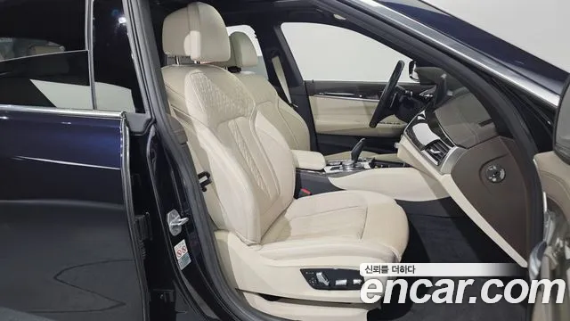 BMW 6 серии Gran Turismo 2018 thumb 4