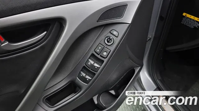 Hyundai Elantra 2015 thumb 7