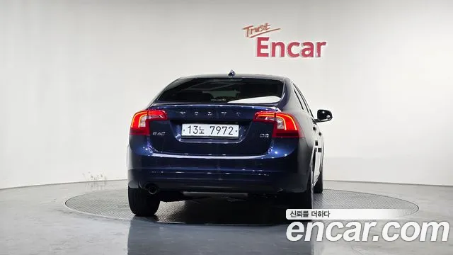 Volvo S60 2014 thumb 3