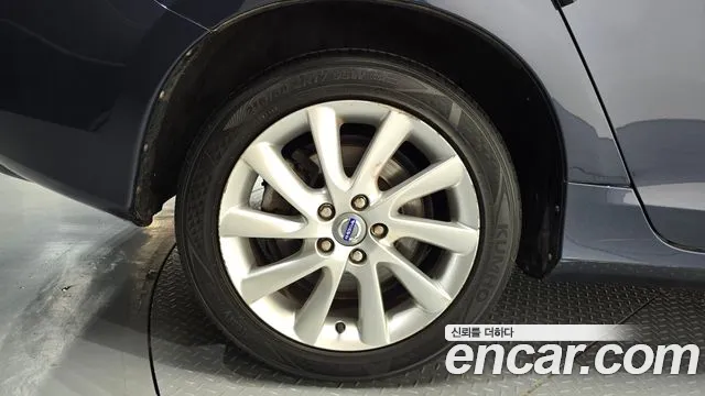 Volvo S60 2014 thumb 6