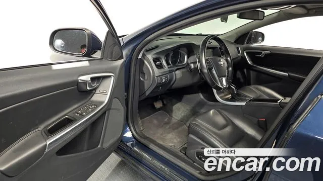 Volvo S60 2014 thumb 5
