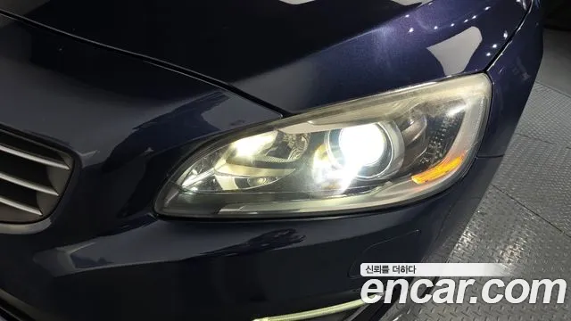 Volvo S60 2014 thumb 11