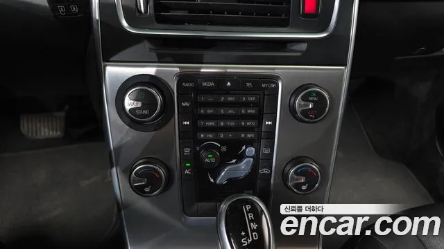 Volvo S60 2014 thumb 9