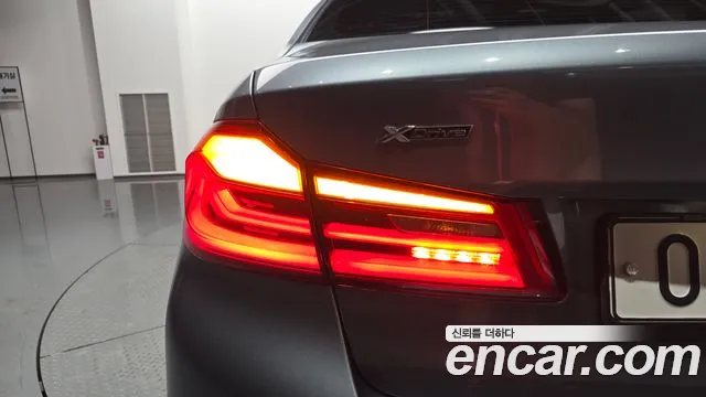 BMW 5 серии 2017 thumb 2