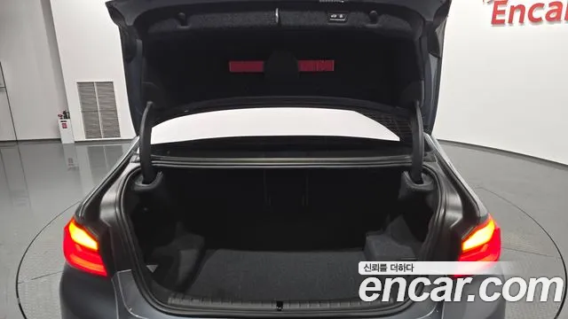 BMW 5 серии 2017 thumb 5